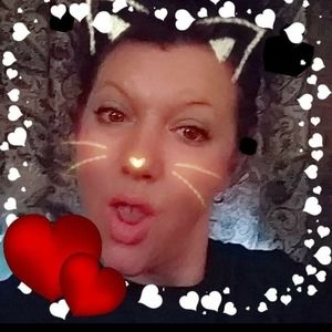 Meet your Posher, Dena